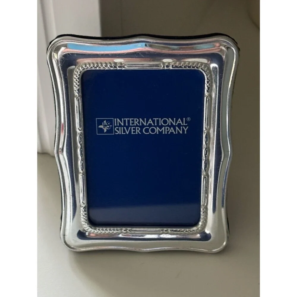 International Silver Small Picture Frame 3 x 2 Photo perfect for school picture